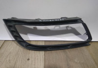 Решетка противотуманной фары левая бу Skoda Superb 2 рестайлинг OEM 3T0807681