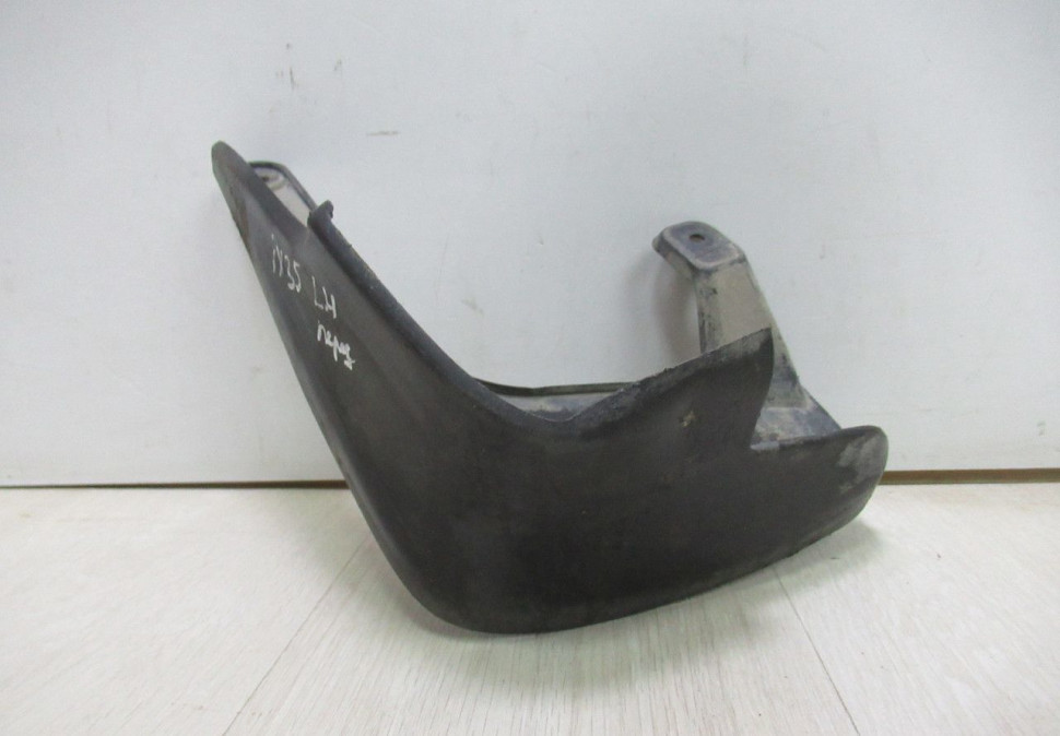 Брызговик передний левый Hyundai ix35 (10>) oem 868312S000
