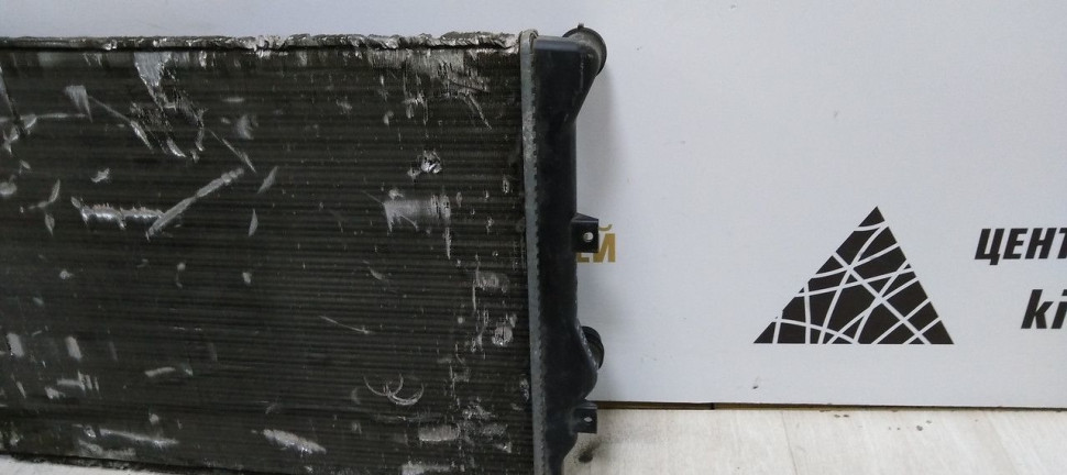 Радиатор охлаждения Volkswagen Caddy 3 10-15 oem 1K0121253BB Радиатор охлаждения Volkswagen Caddy 3 10-15 oem 1K0121253BB