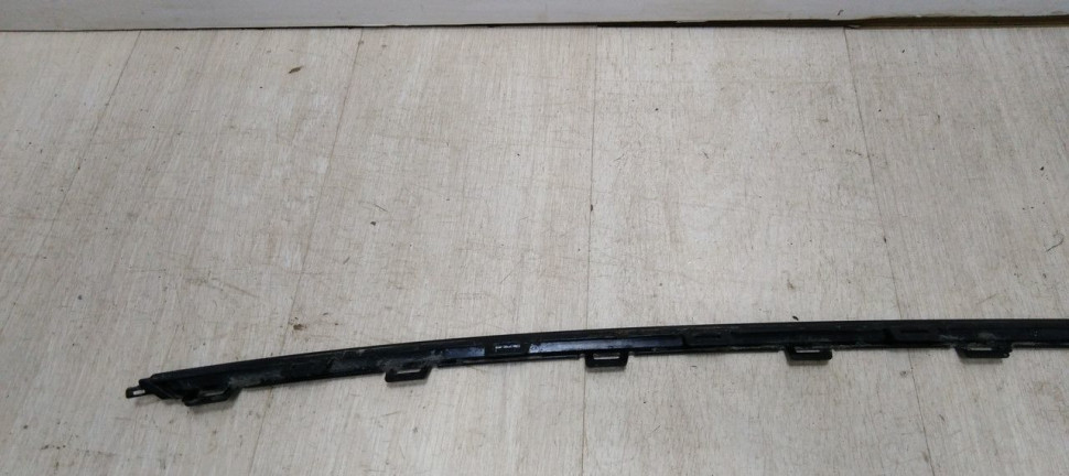 Молдинг заднего бампера Volkswagen Polo 5 рест 15-20 oem 6RF853835