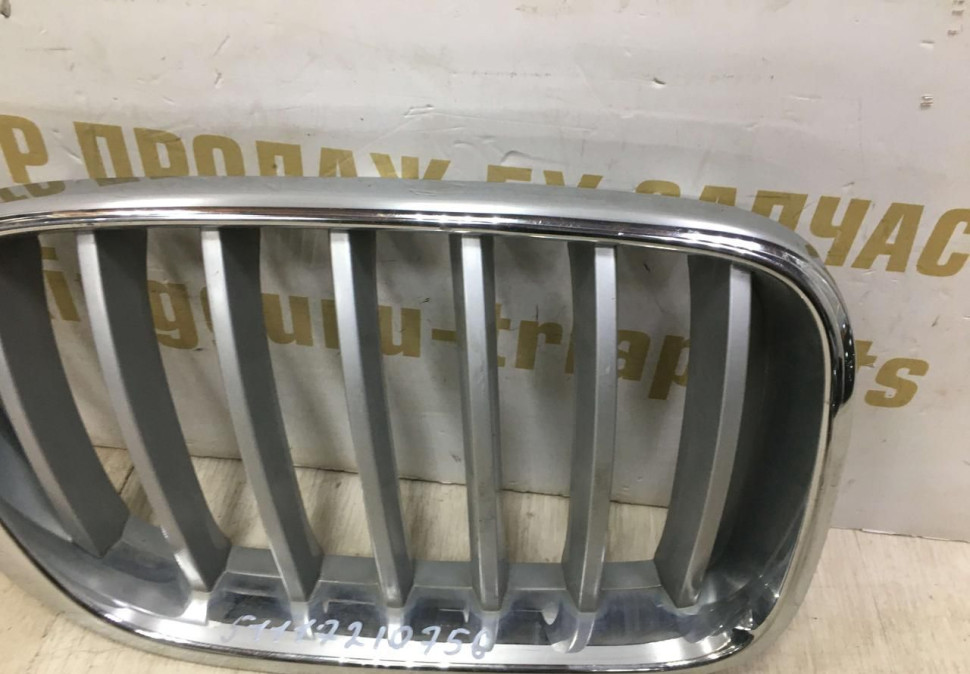 Решетка радиатора правая BMW X3 F25 до рестайлинг OEM 51117210726