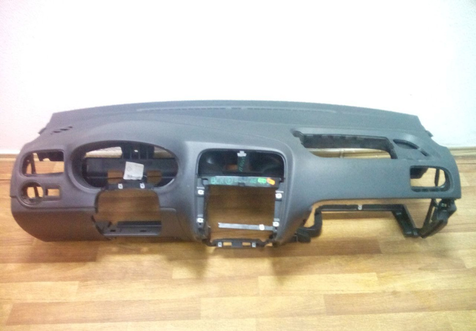 Торпедо Volkswagen Polo седан oem 6ru857003 Торпедо Volkswagen Polo седан oem 6ru857003