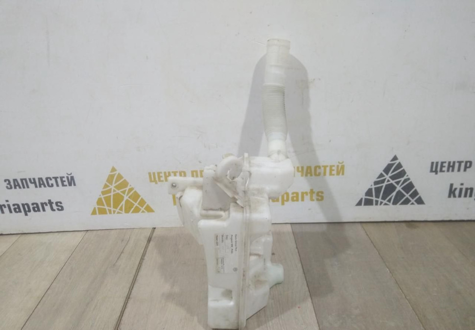 Бачок омывателя бу Skoda Rapid OEM 6RU955453