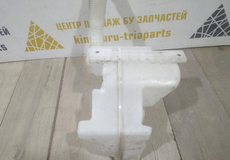 Бачок омывателя бу Skoda Rapid OEM 6RU955453