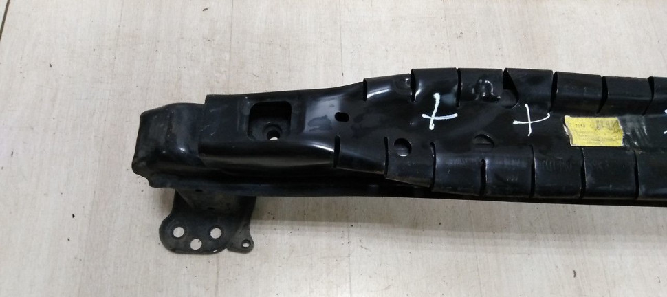 Усилитель переднего бампера Volkswagen Passat B7 11-15 oem 3aa807109b