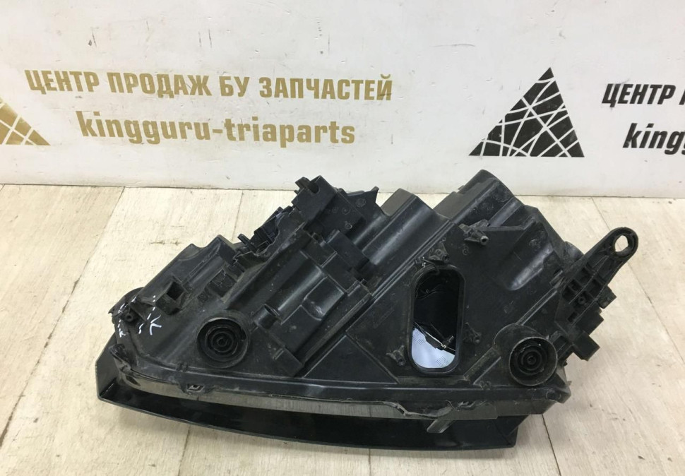 Фара ЛЭД LED правая Skoda Rapid 2 OEM 60U941020A
