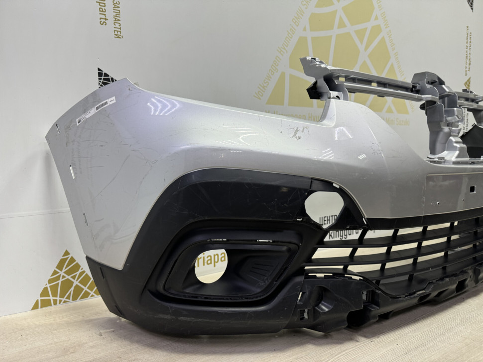 Бампер передний Renault Sandero Stepway 2 рестайлинг OEM 620220494R