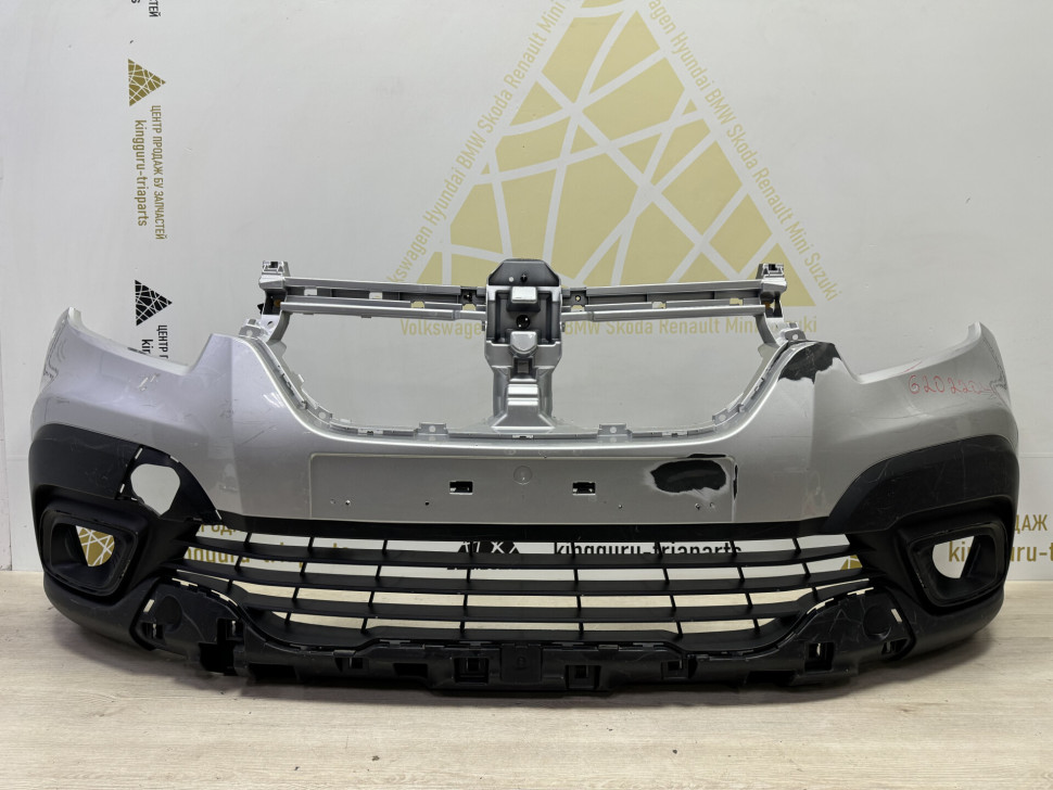 Бампер передний Renault Sandero Stepway 2 рестайлинг OEM 620220494R
