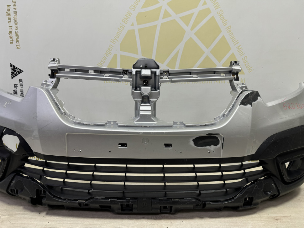 Бампер передний Renault Sandero Stepway 2 рестайлинг OEM 620220494R