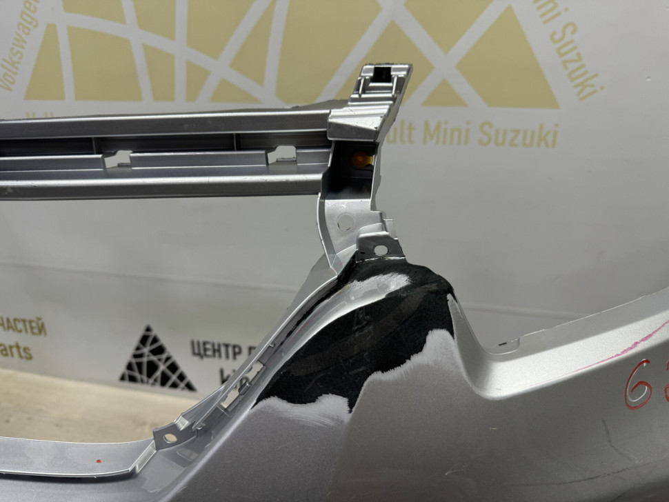 Бампер передний Renault Sandero Stepway 2 рестайлинг OEM 620220494R
