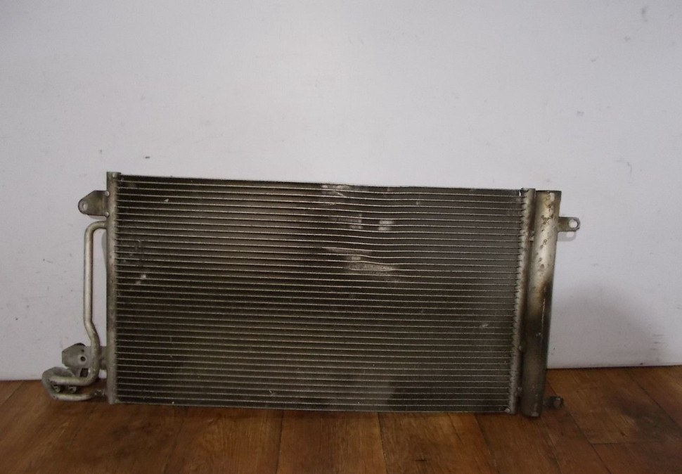 Радиатор кондиционера бу Skoda Rapid OEM 6R0820411T Радиатор кондиционера бу Skoda Rapid OEM 6R0820411T