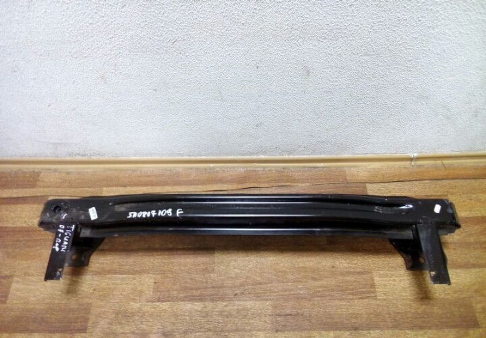 Усилитель переднего бампера Volkswagen Tiguan 07- Oem 5N0807109F
