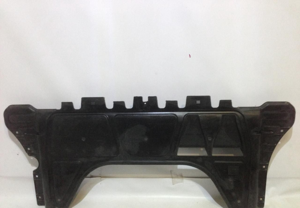 Защита двигателя Audi A3 oem 5q0825235a (скл-3)