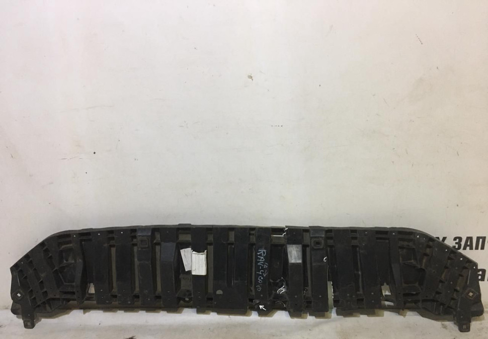 Пыльник переднего бампера Toyota Rav4 ca40 13- Oem 5261842070 (скл 3) Пыльник переднего бампера Toyota Rav4 ca40 13- Oem 5261842070 (скл 3)