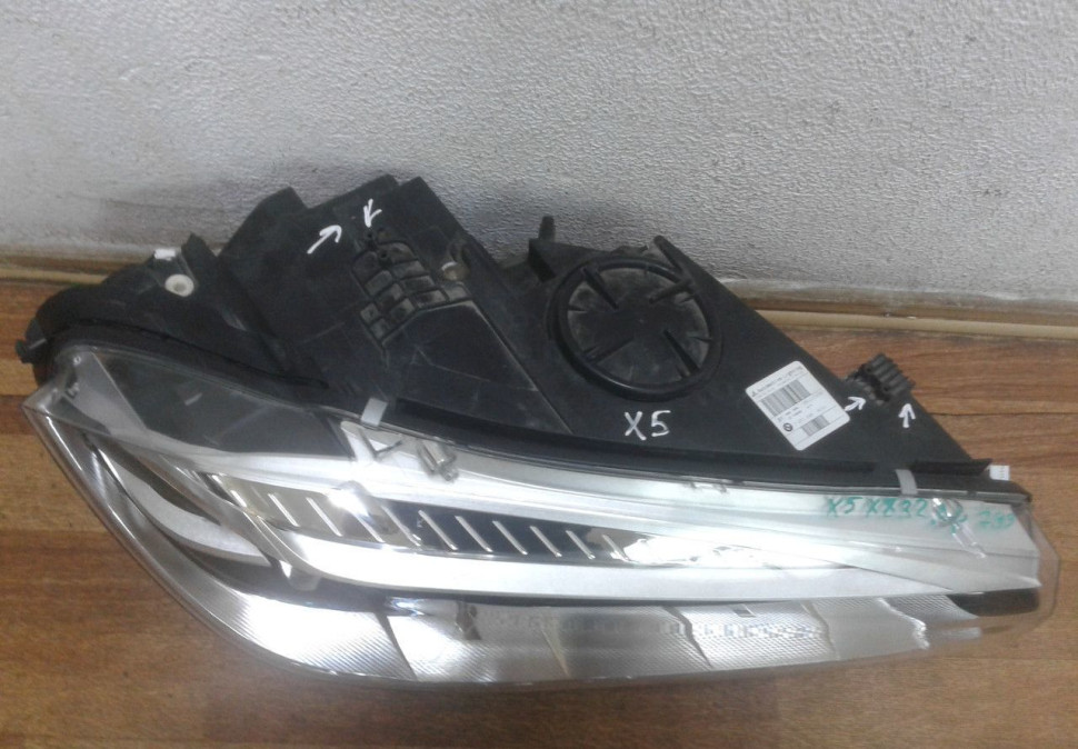 Фара ЛЭД LED правая BMW X5 F15 oem 7471348 (слом. 4 крепл.) Фара ЛЭД LED правая BMW X5 F15 oem 7471348 (слом. 4 крепл.)