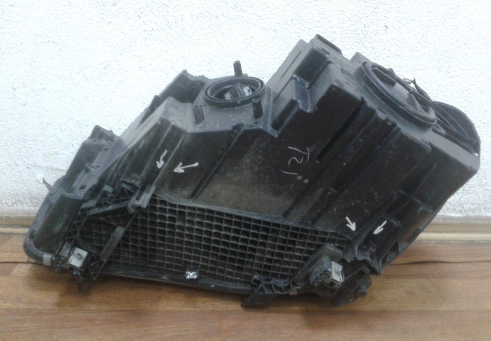 Фара ЛЭД LED правая BMW X5 F15 oem 7471348 (слом. 4 крепл.) Фара ЛЭД LED правая BMW X5 F15 oem 7471348 (слом. 4 крепл.)