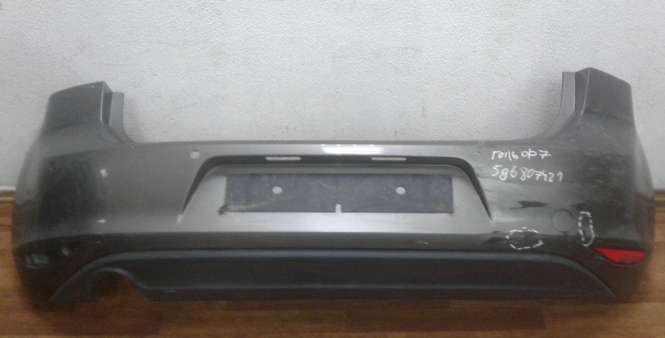 Бампер задний Volkswagen Golf 7 oem 5g6807421 (мал. трещины)