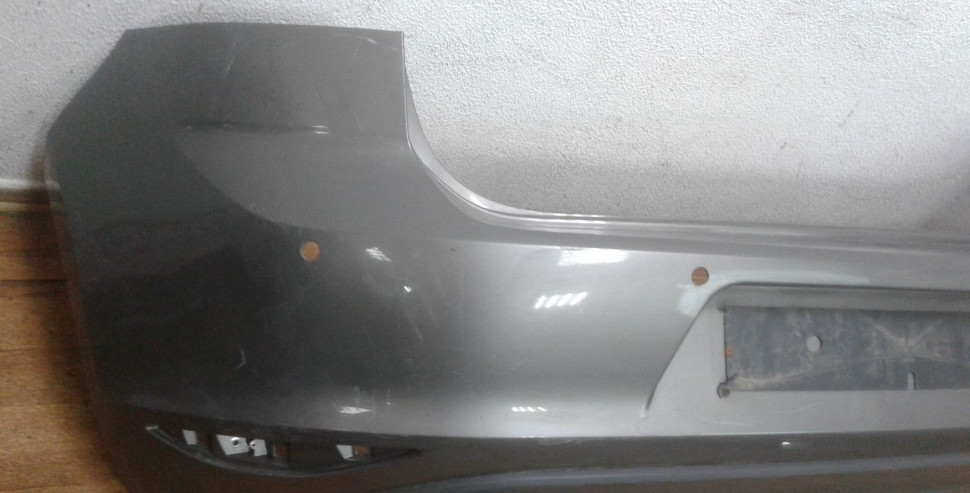 Бампер задний Volkswagen Golf 7 oem 5g6807421 (мал. трещины) Бампер задний Volkswagen Golf 7 oem 5g6807421 (мал. трещины)