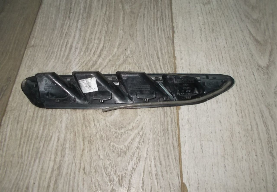 Накладка крыла передняя левая бу BMW X3 G01 OEM 7418607