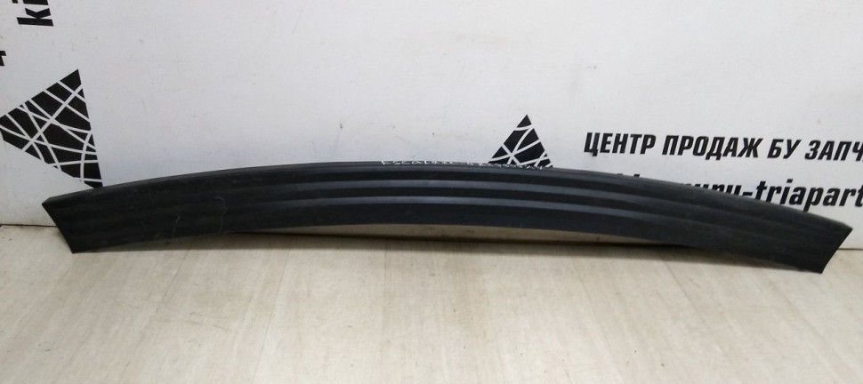 Накладка заднего бампера Cadillac Escallade 4 oem 22960927