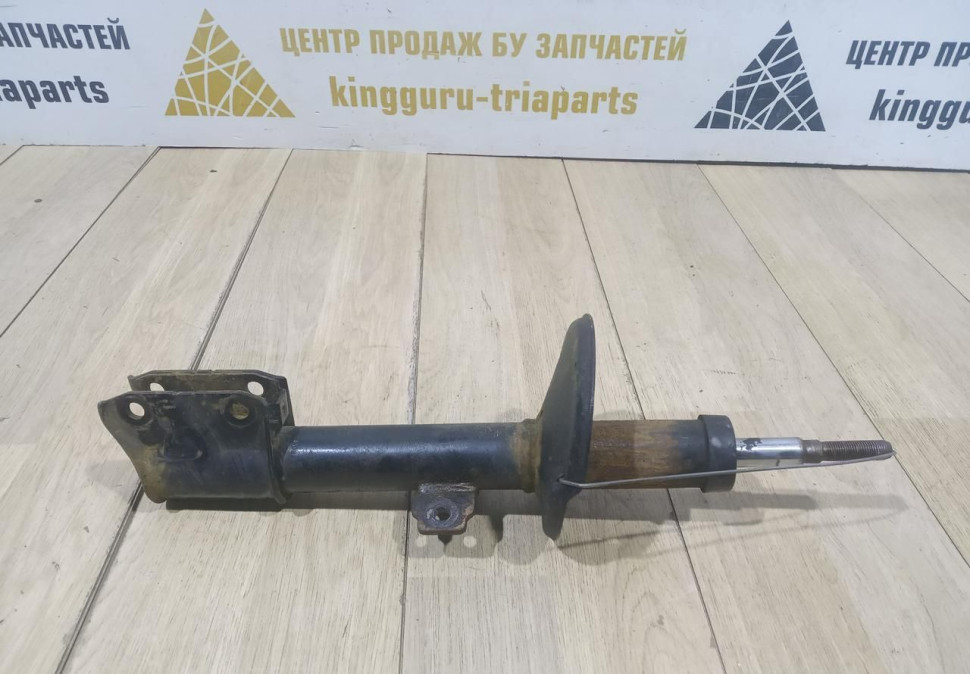 Амортизатор передний бу Renault Duster OEM 543020194R Амортизатор передний бу Renault Duster OEM 543020194R