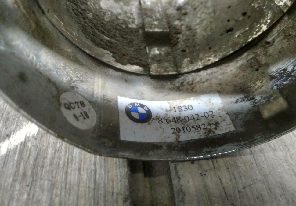 Насадка глушителя бу BMW X1 F48 OEM 18308648042 Насадка глушителя бу BMW X1 F48 OEM 18308648042