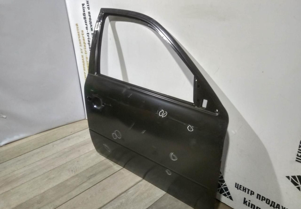 Дверь передняя правая Skoda Octavia Tour OEM 1U4831052