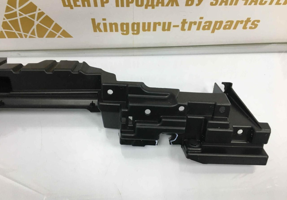 Кронштейн балки электрошторки BMW X5 G05 OEM 51477438240