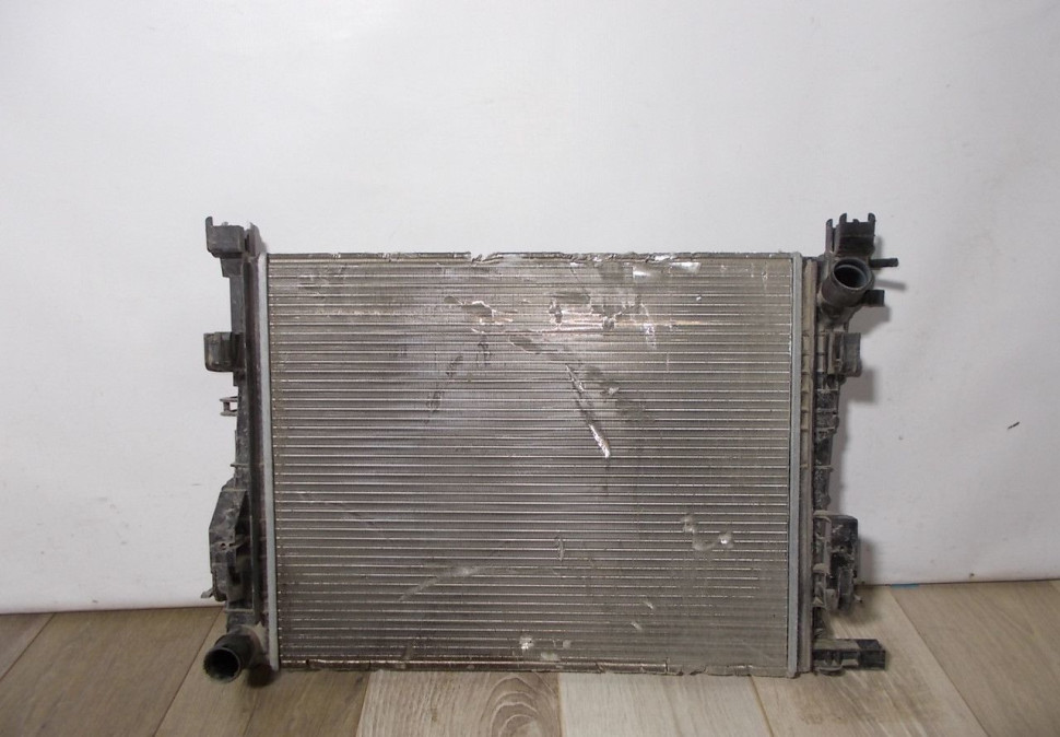 Радиатор охлаждения бу Renault Logan 2 OEM 214106179R Радиатор охлаждения бу Renault Logan 2 OEM 214106179R