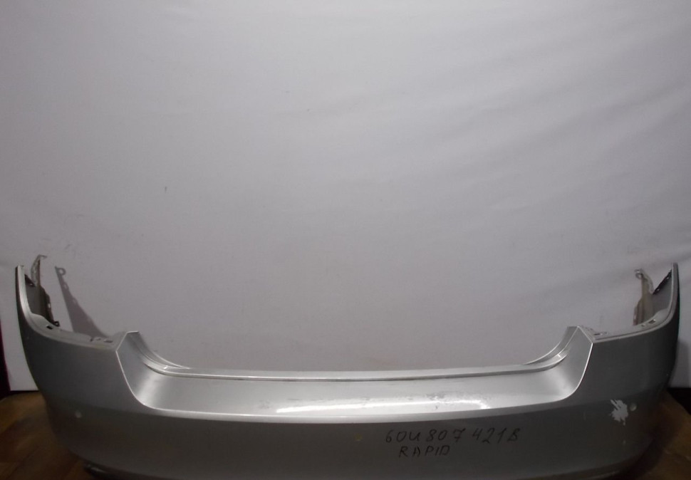 Бампер задний бу Skoda Rapid OEM 60U807421B