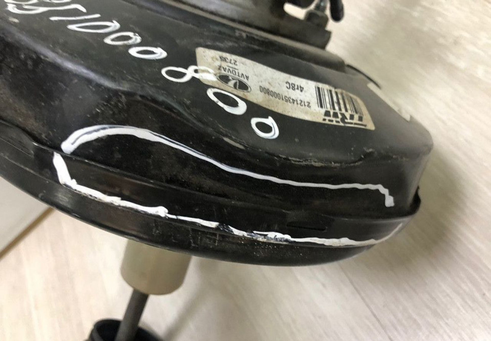 Усилитель вакуумный тормозной  Lada Niva oem 21214351000800 (вмятина) (скл-3)