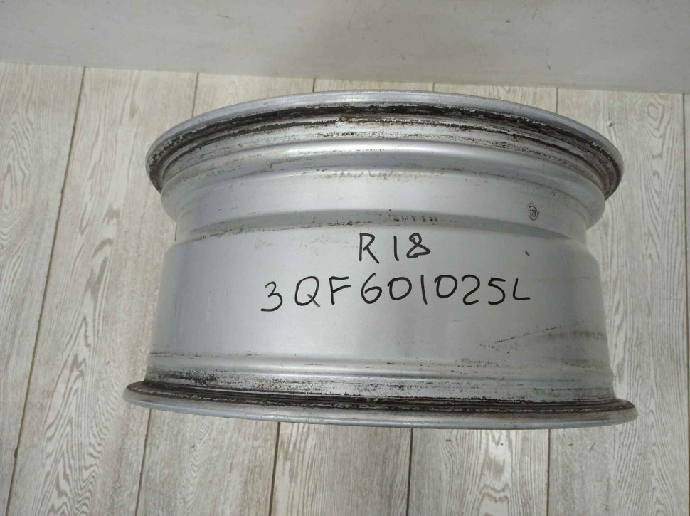 Диск литой R18 Volkswagen Teramont OEM 3QF601025L