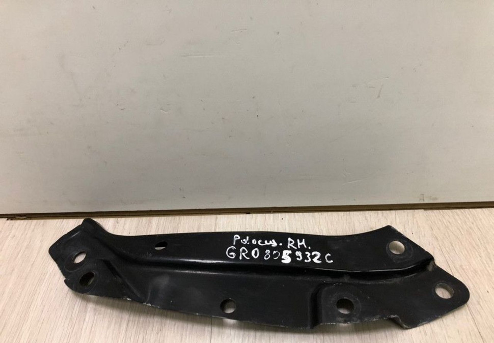 Кронштейн фары правый Volkswagen Polo Oem 6R0805932C