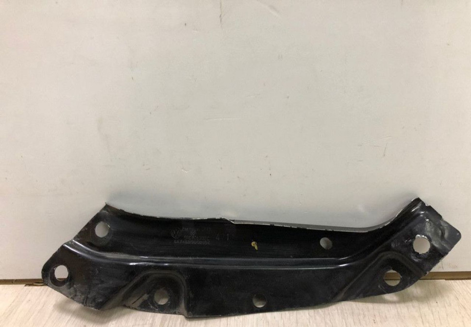 Кронштейн фары правый Volkswagen Polo Oem 6R0805932C Кронштейн фары правый Volkswagen Polo Oem 6R0805932C