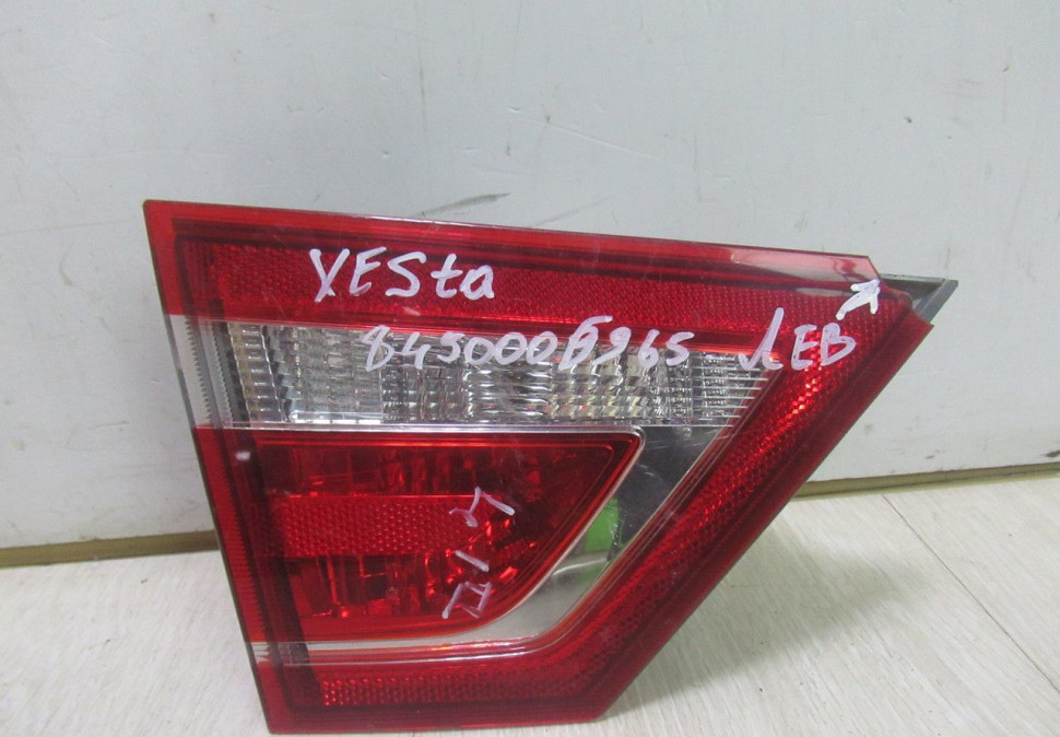 Фонарь левый внутренний Lada Vesta oem 8450006965 (скл-3)