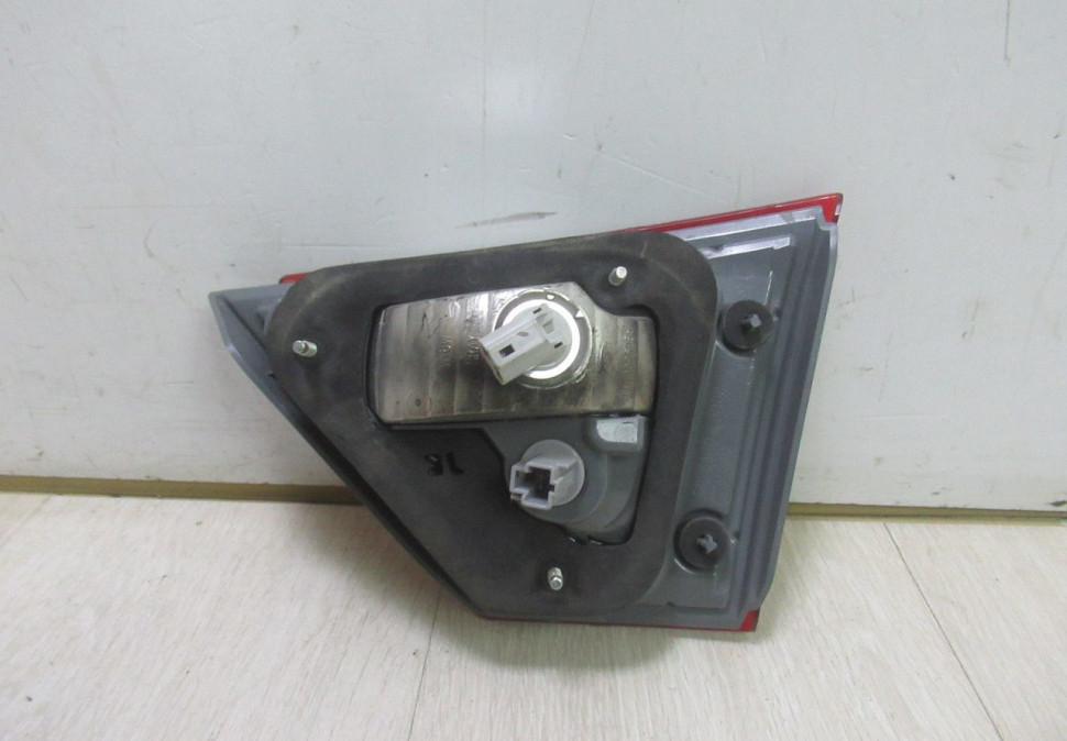 Фонарь левый внутренний Lada Vesta oem 8450006965 (скл-3)
