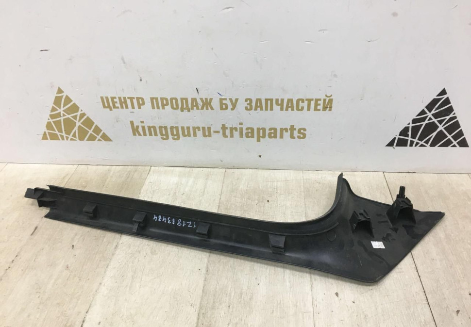 Накладка порога передняя правая внутренняя Skoda Octavia A5 OEM 1Z1863484