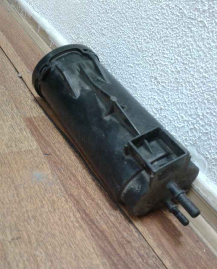 Абсорбер (угольный фильтр) Volkswagen Polo oem 6ru201801