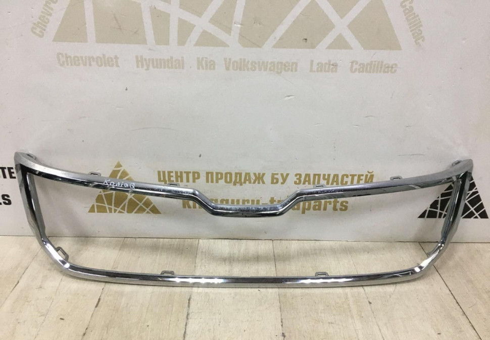 Молдинг решетки радиатора Skoda Kodiaq OEM 565853761