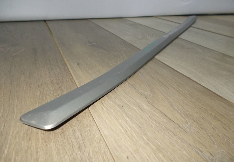 Молдинг двери передний левый бу Skoda Octavia A5 OEM 1Z0853517A Молдинг двери передний левый бу Skoda Octavia A5 OEM 1Z0853517A