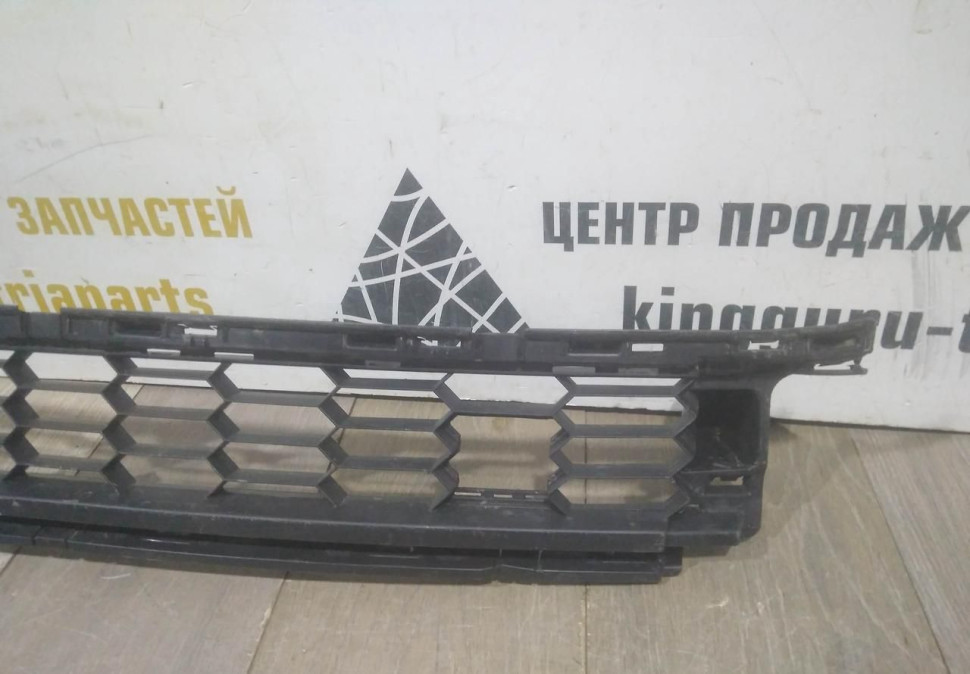 Решетка переднего бампера бу Skoda Karoq OEM 57A853677A Решетка переднего бампера бу Skoda Karoq OEM 57A853677A