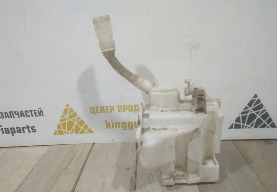 Бачок омывателя бу Skoda Rapid OEM 6RU955453