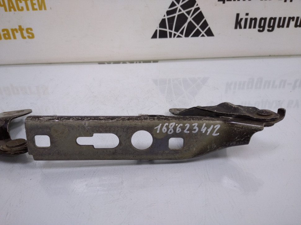 Петля капота правая Audi Q3 Петля капота правая Audi Q3