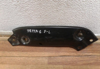 Суппорт фары левый Volkswagen Jetta 6 oem 5c6805931