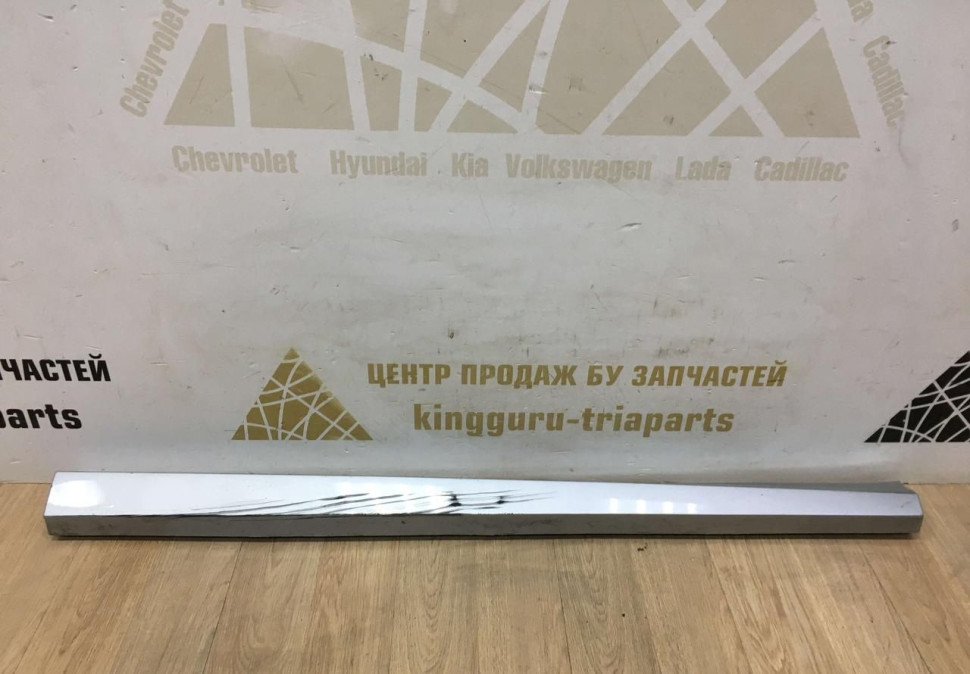 Молдинг двери передний правый BMW X3 G01 M-Pack OEM 51138064796