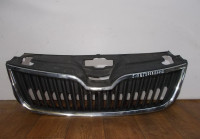 Решетка радиатора бу Skoda Rapid OEM 5JA853668