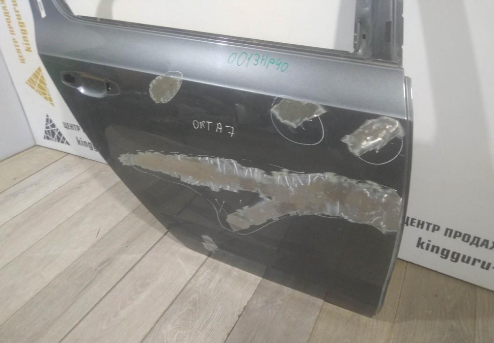 Дверь задняя правая бу Skoda Octavia A7 OEM 5E5833052A