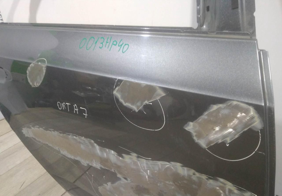 Дверь задняя правая бу Skoda Octavia A7 OEM 5E5833052A