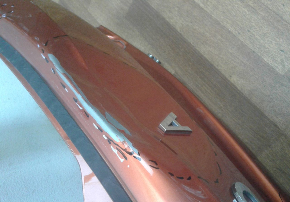 Крышка багажника Lada Vesta cross х/б (вмятина) (скл-3) Крышка багажника Lada Vesta cross х/б (вмятина) (скл-3)