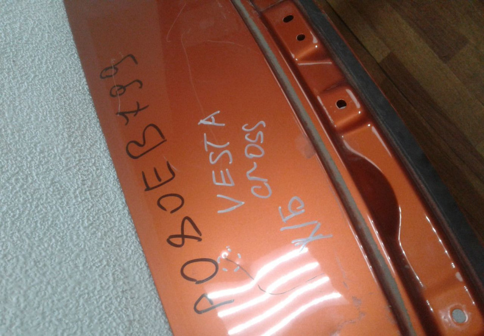 Крышка багажника Lada Vesta cross х/б (вмятина) (скл-3) Крышка багажника Lada Vesta cross х/б (вмятина) (скл-3)